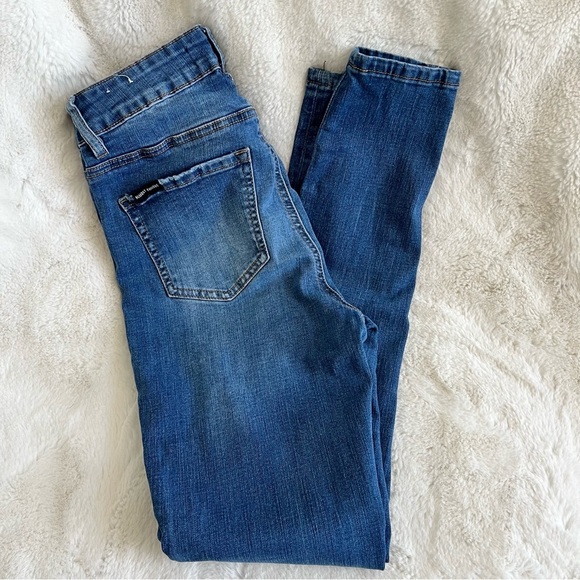 Almost famous size 5, distressed skinny jeans - Picture 7 of 10